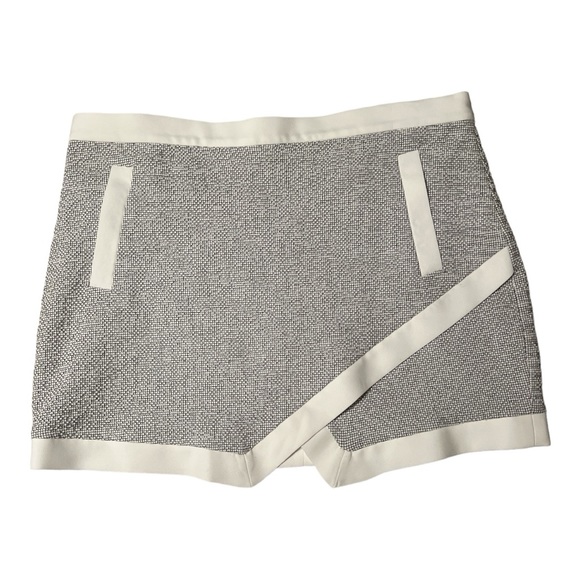 Banana Republic Dresses & Skirts - BANANA REPUBLIC Women’s Size 12 Asymmetric cotton white mini skirt NWT